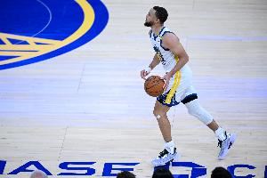 库里:我有球无球都能打 作为控球手你的天性本是自己掌控节奏