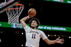 海斯谈雷霆:上季他们防守就已经非常出色了 现在还要更棒一些